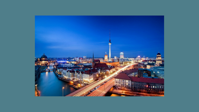 Blauer Abend In Berlin Interpretation 8 Klasse Blauer Abend in Berlin by Vincent Eck on Prezi